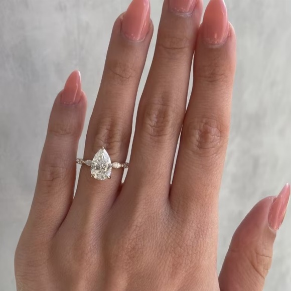 Pear Shaped Sparkling Ring - Picture 2 of 5
